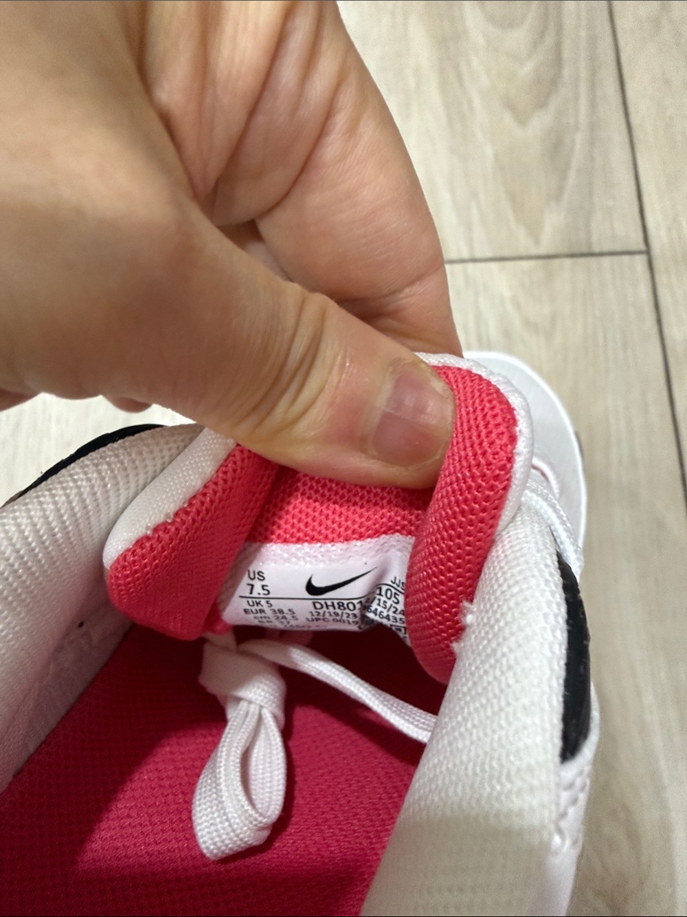 Nike Air Max 90 White Black Pink Accent Sneakers - Picture 7 of 7